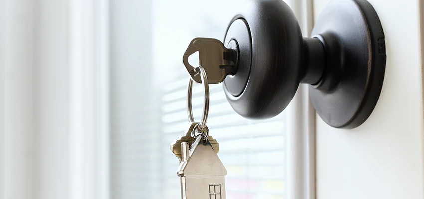 Bifold Door Knob Replacement in West Rancho Dominguez, California