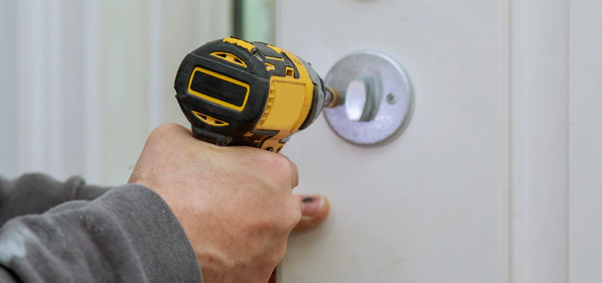 Street Locksmith For Smart Lock Repair in West Rancho Dominguez, CA