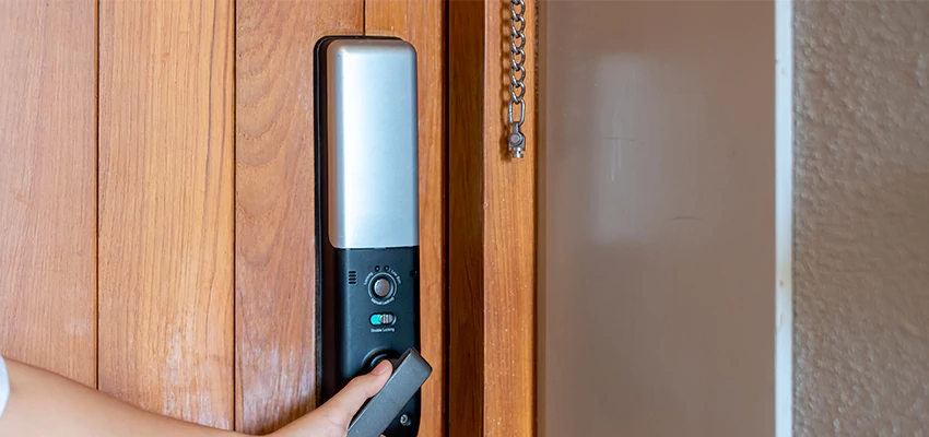 Home Security Electronic Locks Upgrades in West Rancho Dominguez, CA
